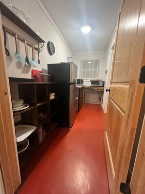 Apartment, Kitchen, Lake View | Private kitchen - Lakeside Valentine (Kingsland)