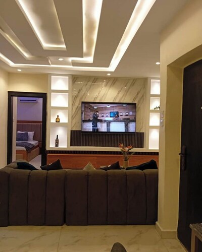 Escape to Luxury!
Discover the ultimate Joy in our stunning shortlet apartment.