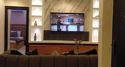 Escape to Luxury!
Discover the ultimate Joy in our stunning shortlet apartment.