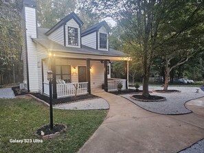 Exterior - Private 5BR Estate w/ Pool, Chef’s Kitchen, Luxury Baths, Cottage & EV Chargers (Fayetteville)