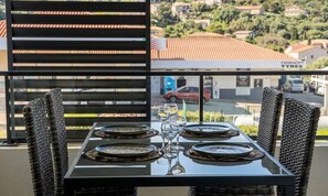 Apartment | Outdoor dining - Apartment in Propriano Near Beaches (Propriano)