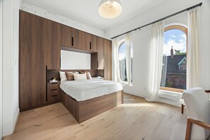 Luxury Apartment, Non Smoking | Blackout drapes, free WiFi