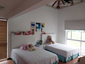 3 bedrooms, iron/ironing board, WiFi, bed sheets - 🌴 Coastal Paradise – Townhouse with Golf, Beach Club & Nature (Rio Hato)