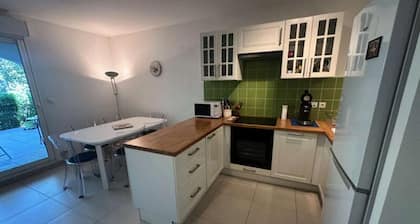 One-bedroom Ground-floor Apartment in the Coudouliere Estate