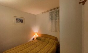 Room - Apartment in Pyrenees With Ski Access (Saint-Lary-Soulan)