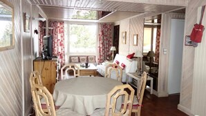 Unclassified image, 2 of 3, button - Apartment in Alps Near Ski Slopes (Huez)