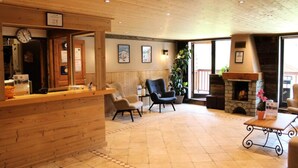 Lobby - Apartment in Oz en Oisans With Sauna (Oz)