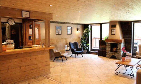 Lobby - Apartment in Oz en Oisans With Sauna (Oz)