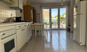 Refrigerador, microondas, horno, lavavajillas