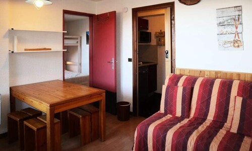 Apartment in Les Orres With Ski-in Access
