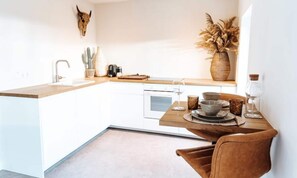Fridge, oven, coffee/tea maker, electric kettle - Apartments for 2 People (Zandvoort)