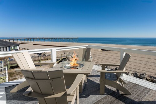 Oceanfront Escape with Fire Pit & Hot Tub