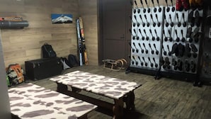 Interior - 4 Rooms, Sleeps 8/9, South-facing (Valloire)
