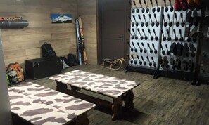 Interior - 4 Rooms, Sleeps 8/9, South-facing (Valloire)