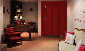 Interior - 4 Rooms, Sleeps 8/9, South-facing (Valloire)