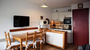 Unclassified image, 2 of 3, button - Apartment in Les Orres With Valley Views (Les Orres)