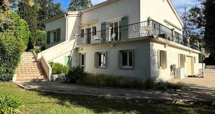 Houses & Villas for 10 People