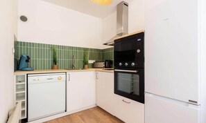 Microwave, oven, dishwasher, coffee/tea maker - Duplex T4 Facing the Slopes - Residence Montraal, Pla D'adet (Saint-Lary-Soulan)