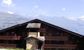 Exterior - Two Pieces on the top of the Coches (La Plagne-Tarentaise)