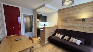 Living area - Apartments for 4 People (Montcel)