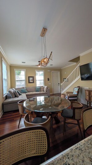 Interior - Angler's Reef : Waterfront Beach, Pool, Kayaks & Boat Dock Available (Islamorada)