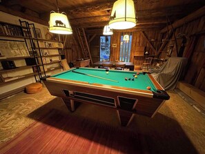 Games room - Mountain house with two barns and a garden (Planay)