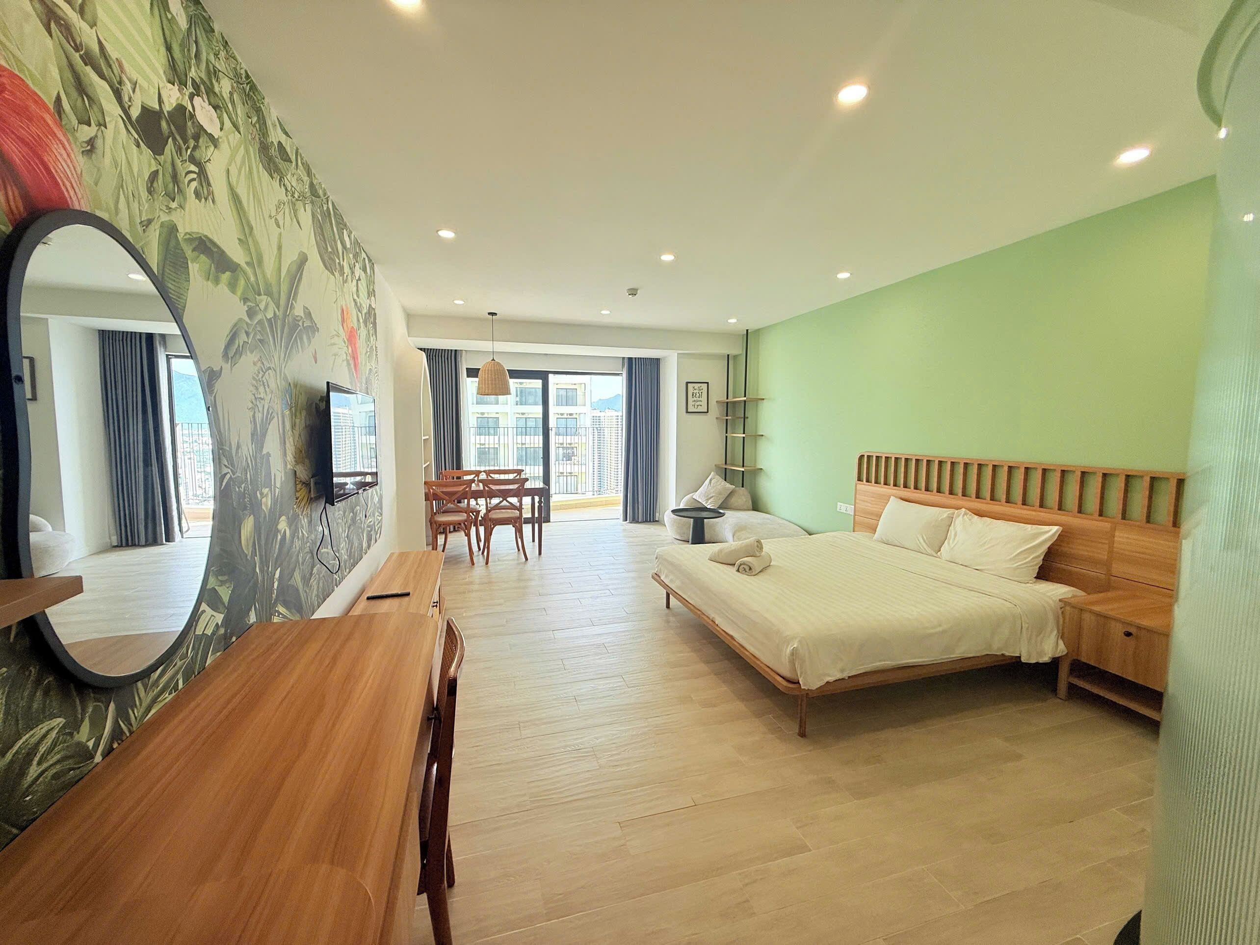 Premium bedding, individually decorated, individually furnished, desk