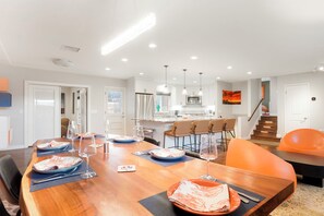 Dining - Luxury Oasis Getaway, Hot Tub, Pet's and Park's (Arvada)