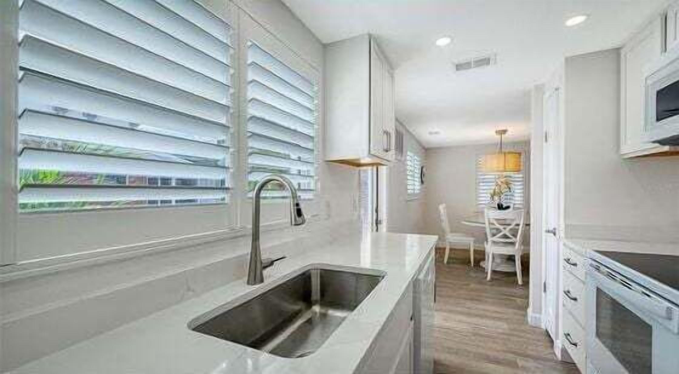 冰箱、微波炉、烤箱、炉灶