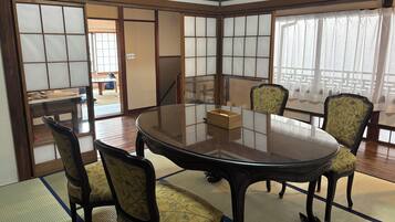 House, 3 Bedrooms, Non Smoking, Kitchen | Living area