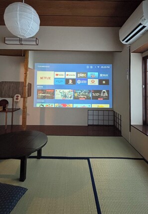 Casa, 3 habitaciones, no fumadores, cocina | Cortinas opacas, wifi gratis, ropa de cama