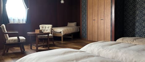 House, 3 Bedrooms, Non Smoking, Kitchen | Blackout drapes, free WiFi, bed sheets