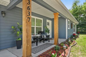 Terrace/patio - Dunnellon Dream - Pool, Fire Pit and Outdoor Bar (Rainbow Lakes Estates)