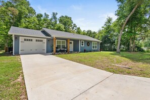 Exterior - Dunnellon Dream - Pool, Fire Pit and Outdoor Bar (Rainbow Lakes Estates)