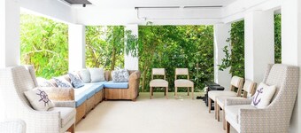 Beachfront  • Heated Pool • Hot Tub • Oceanview