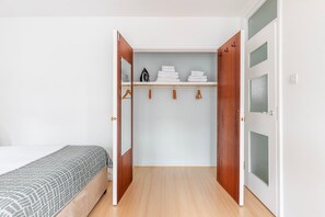 Iron/ironing board, WiFi, bed sheets - Blueground | Lambeth, wifi, nr Kennington Park (London)