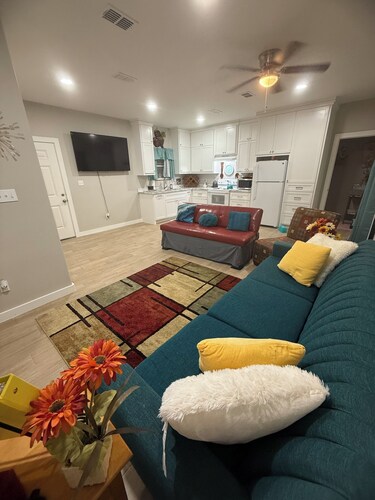Harlingen Hideaway – Your Home Away from Home -family and pet friendly