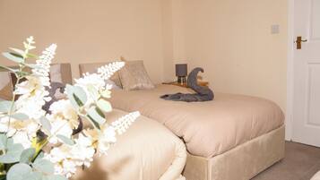 2 soverom, strykejern/-brett, wi-fi og sengetøy