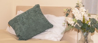 Quiet Yellow Rest House – Sleeps 7