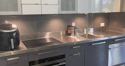 Twenty Eleven - Luxury retreat at stunning Sawtell near the beach & village.