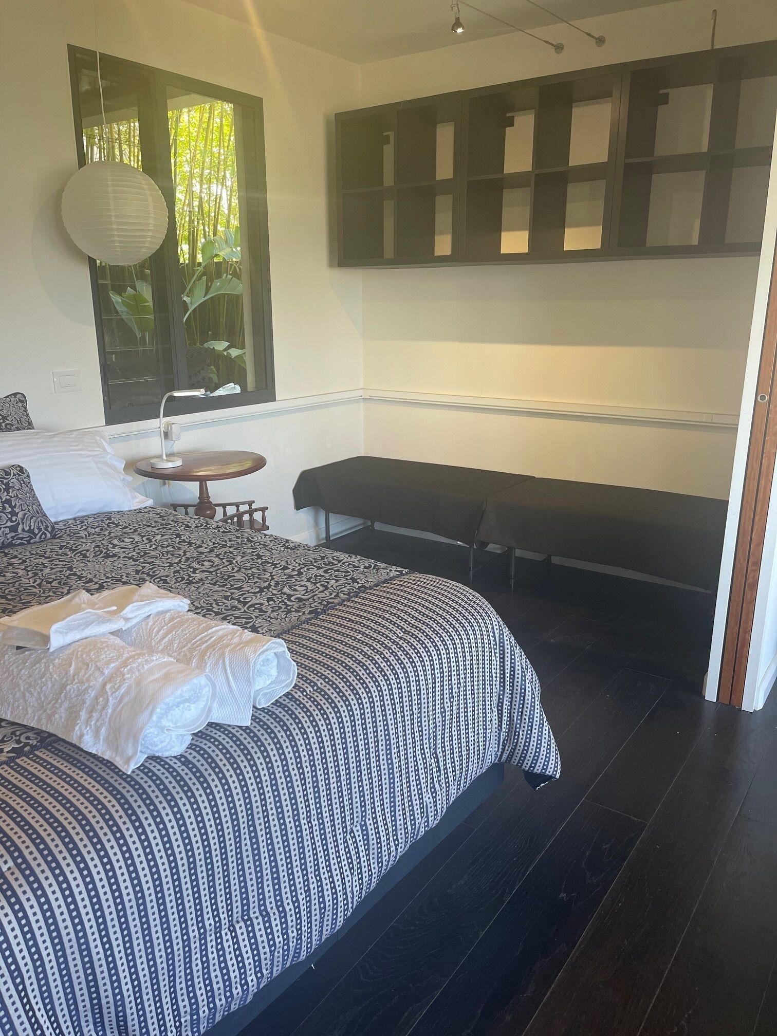 2 chambres, fer et planche à repasser, Wi-Fi, draps fournis