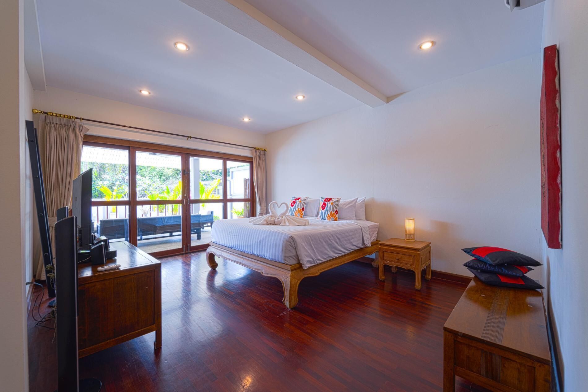 Villa, 3 camere da letto, piscina privata, vista piscina | Una cassaforte in camera, tende oscuranti, ferro/asse da stiro