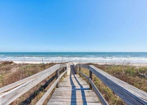 Beach nearby - Shared Pool, Hot Tub, Boardwalk to the Beach (Port Aransas)