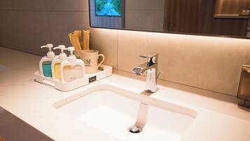 Shower, jetted tub, hair dryer, bidet