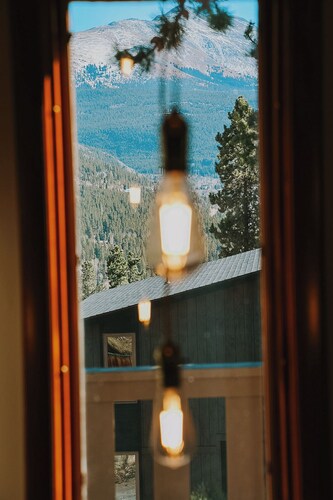 Just Listed! Mountain Ski Chalet w/Hot Tub + Stunning Mountain Views