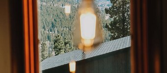 Just Listed! Mountain Ski Chalet w/Hot Tub + Stunning Mountain Views