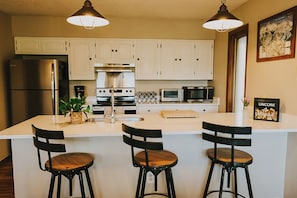 ميكروويف، فرن، موقد طهي مسطح، غسالة أطباق