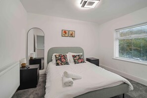 3 chambres, fer et planche à repasser, accès Internet, draps fournis