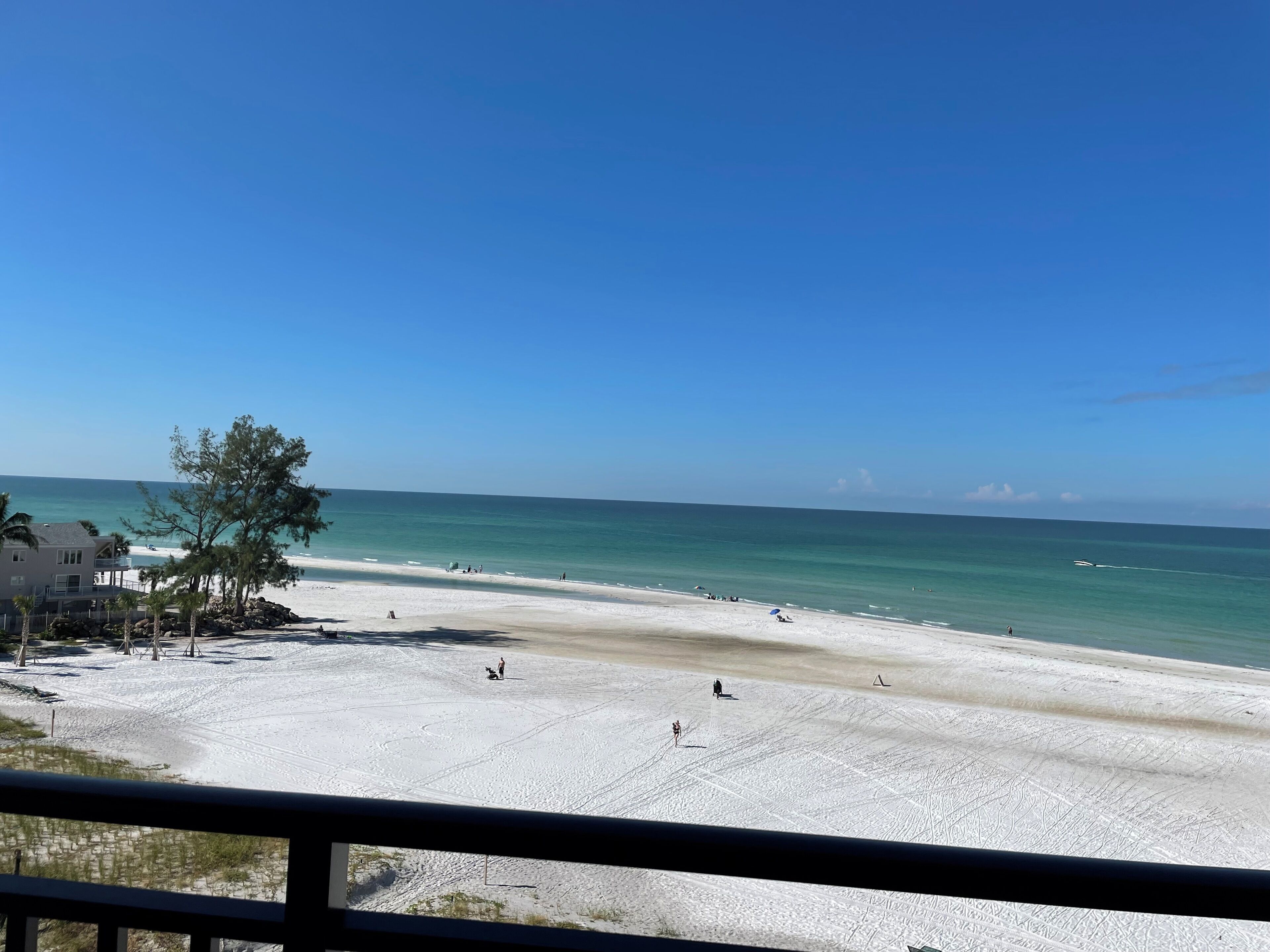 Plage, chaises longues