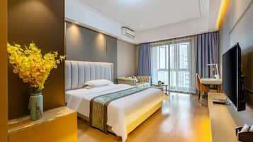 Classic Double Room, Balcony, City View | Desk, laptop workspace, blackout drapes, soundproofing